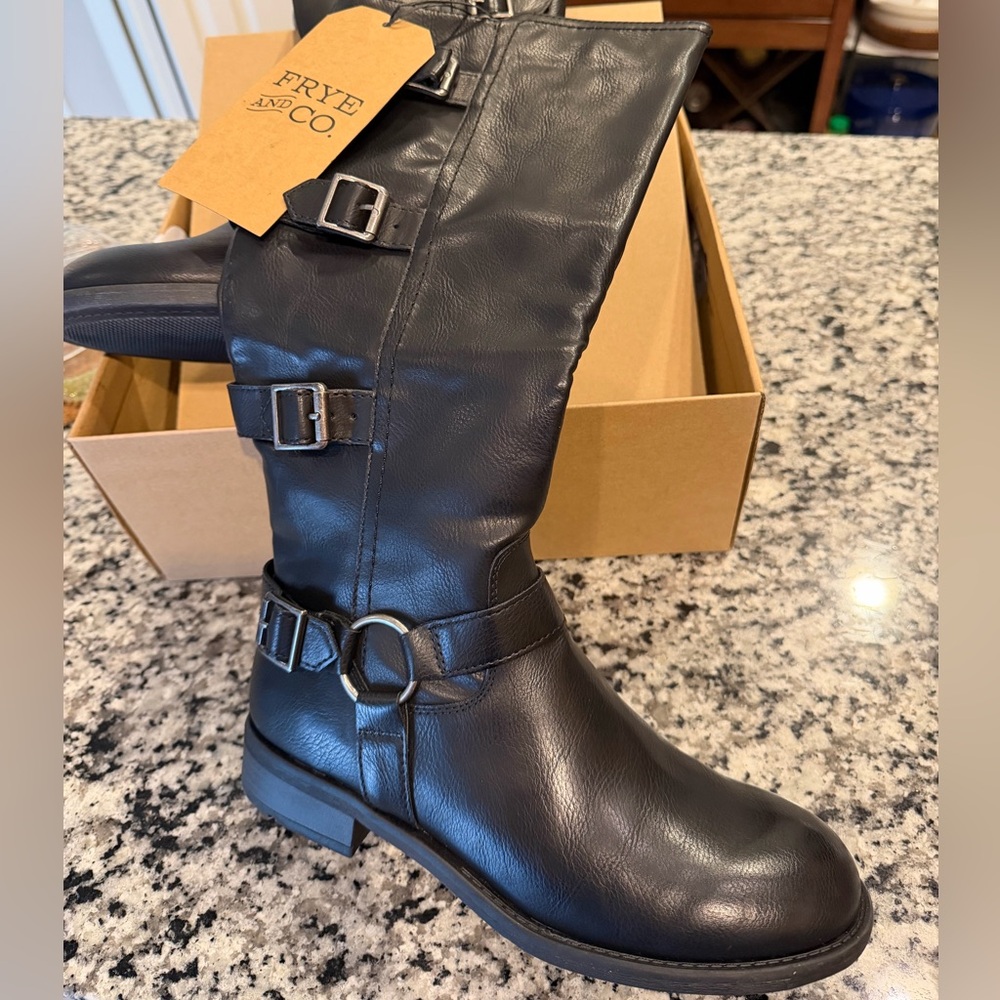 Frye & Co Women's F010162 Cyra Black boots size 8
